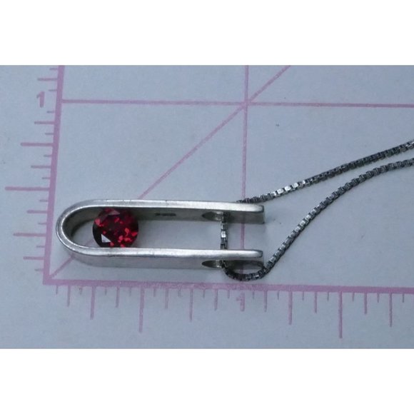 Modernist Sterling Silver Pendant Necklace With Garnet Gemstone On Long Box Chai - Picture 11 of 13